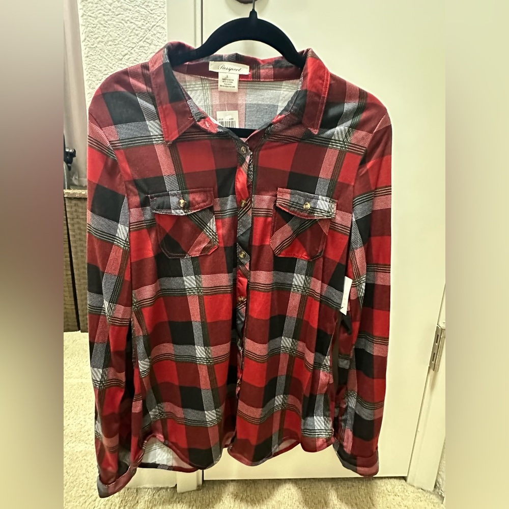🍁🍁 Passport Red and Black Plaid Shirt